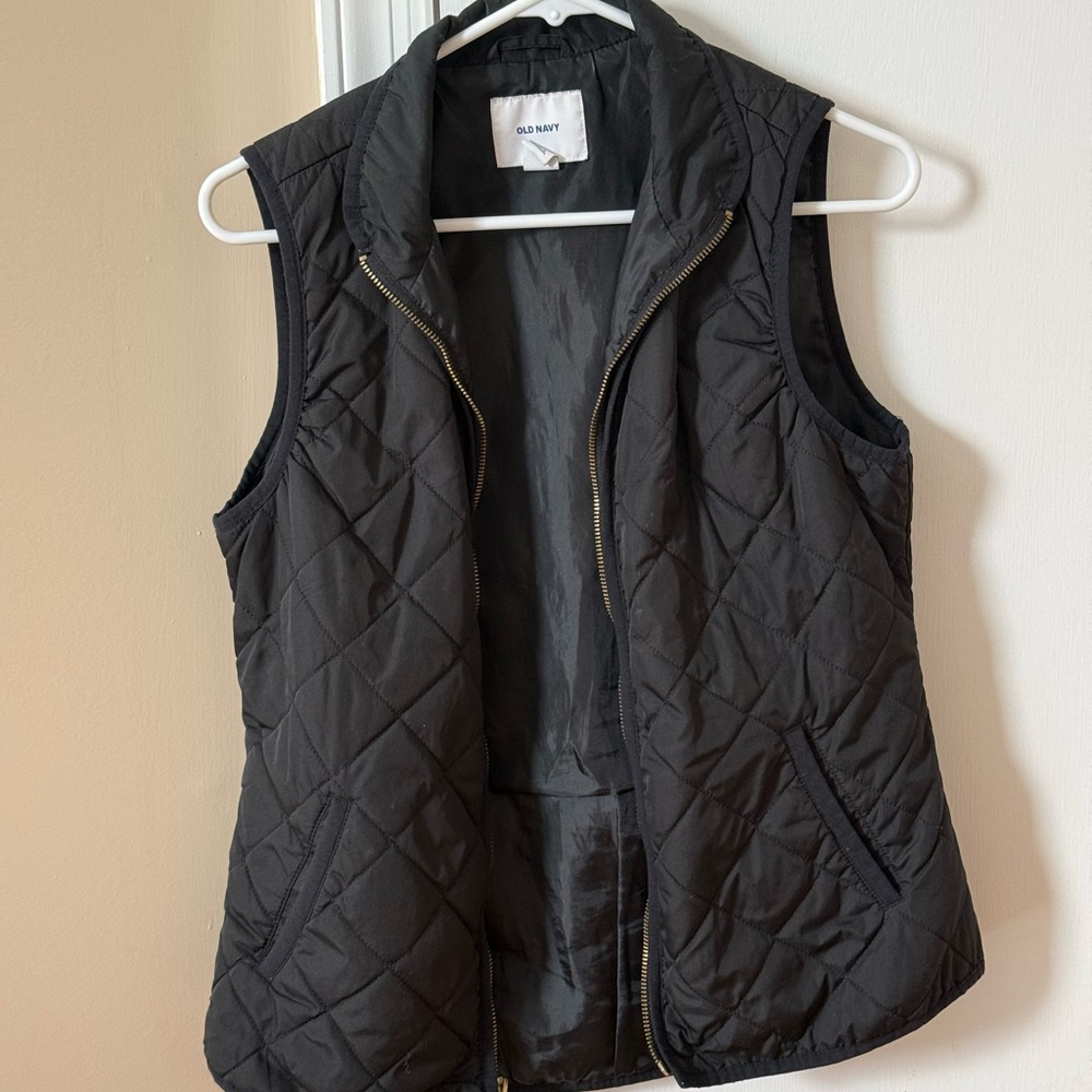 Old Navy Women's Black Quilted Vest